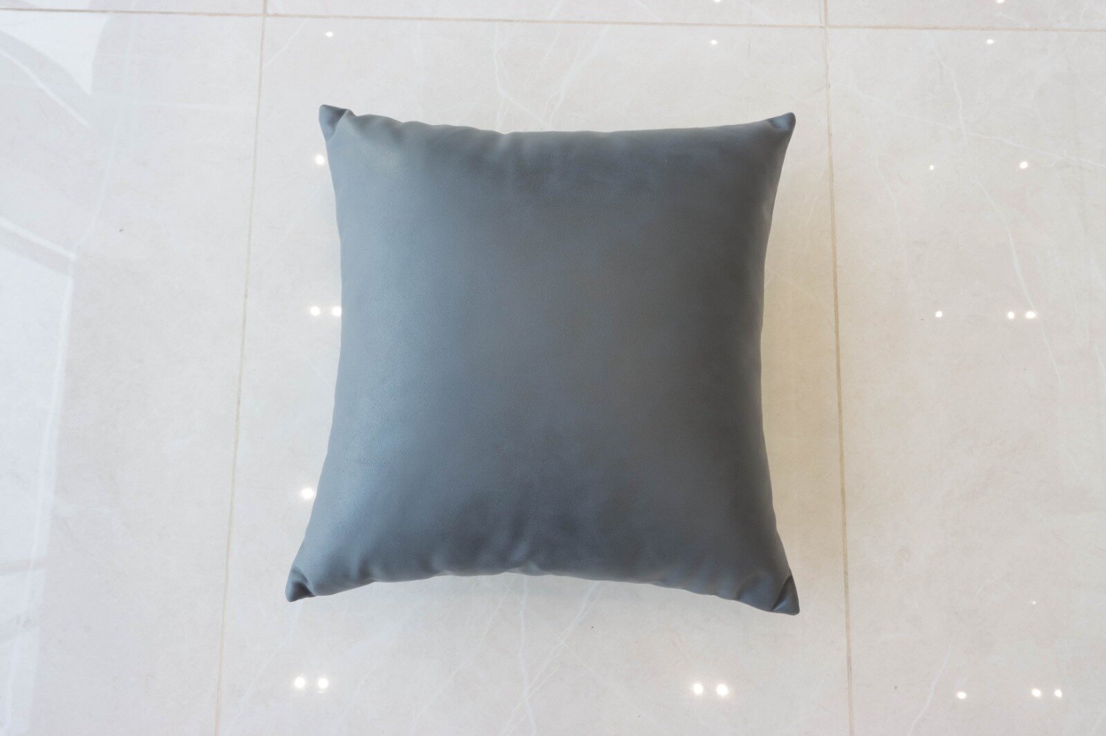 coussin gris